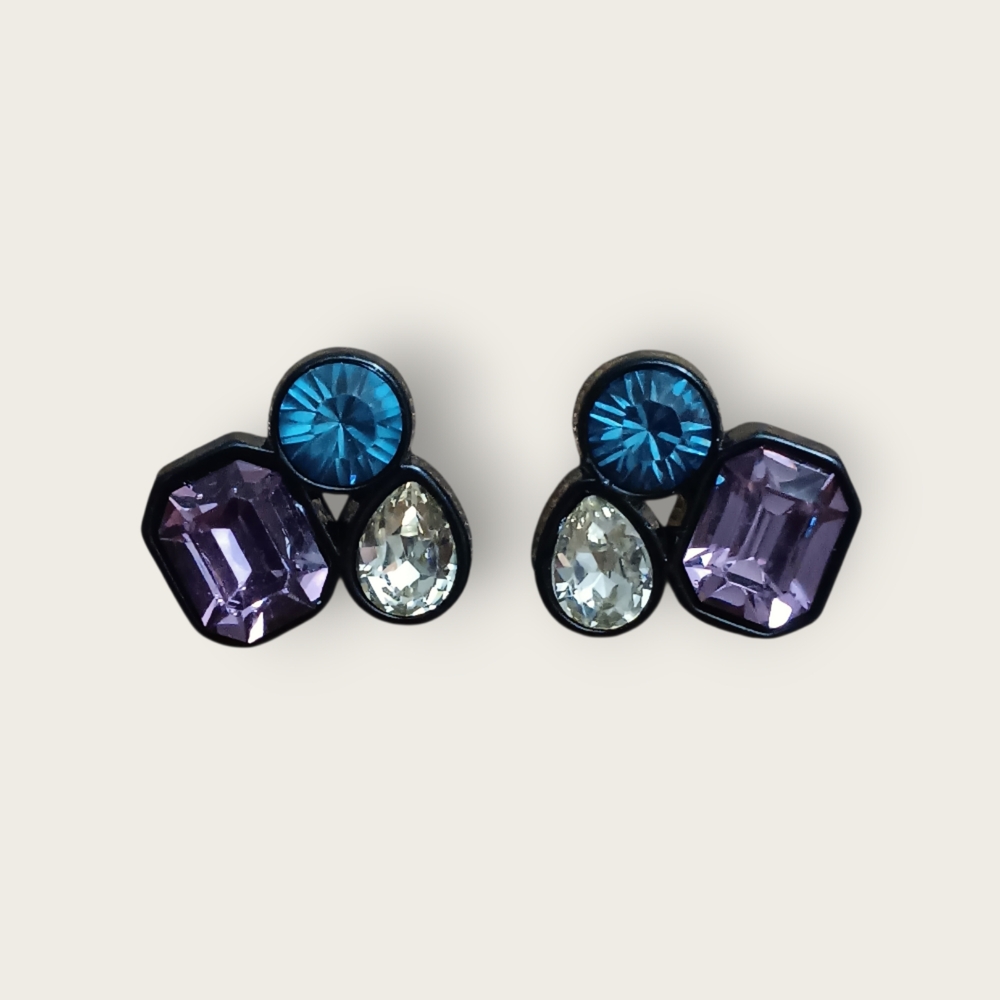 🌟3/$15 Black and Multicolored Stone Cluster Earrings